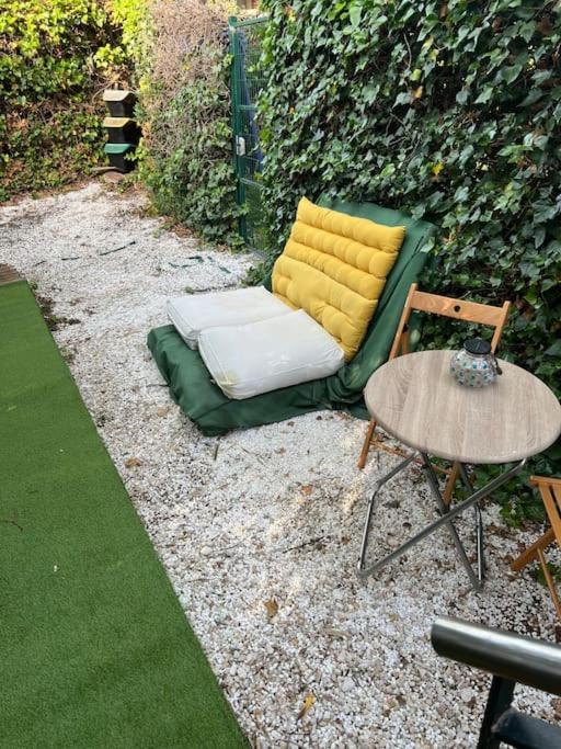 Apartamento Abierto Con Patio Matadepera Exteriör bild